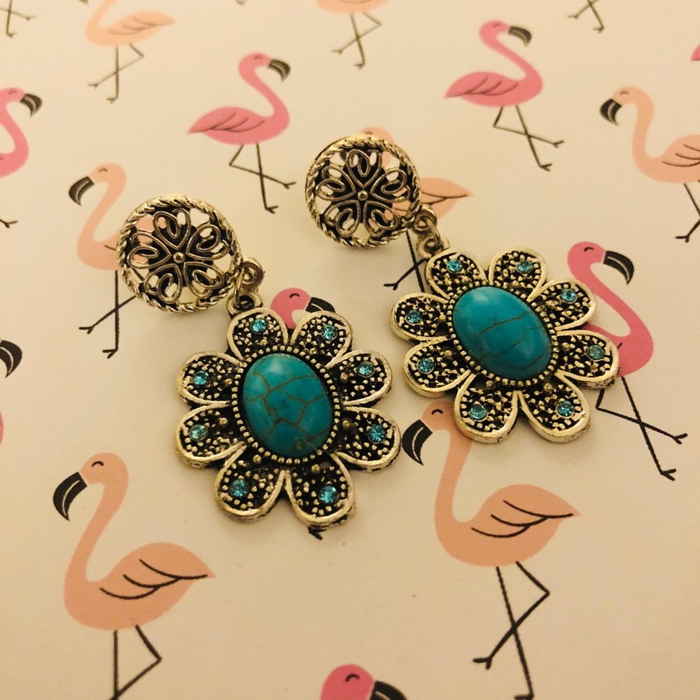 Very adorable bohemian flowery earrings